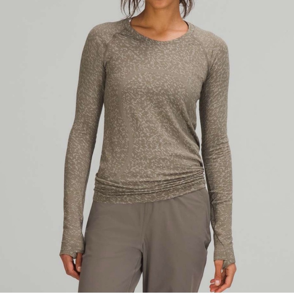 Lululemon Swiftly Tech Long Sleeve Shirt 2.0 Static Rover / White Opal Size 12